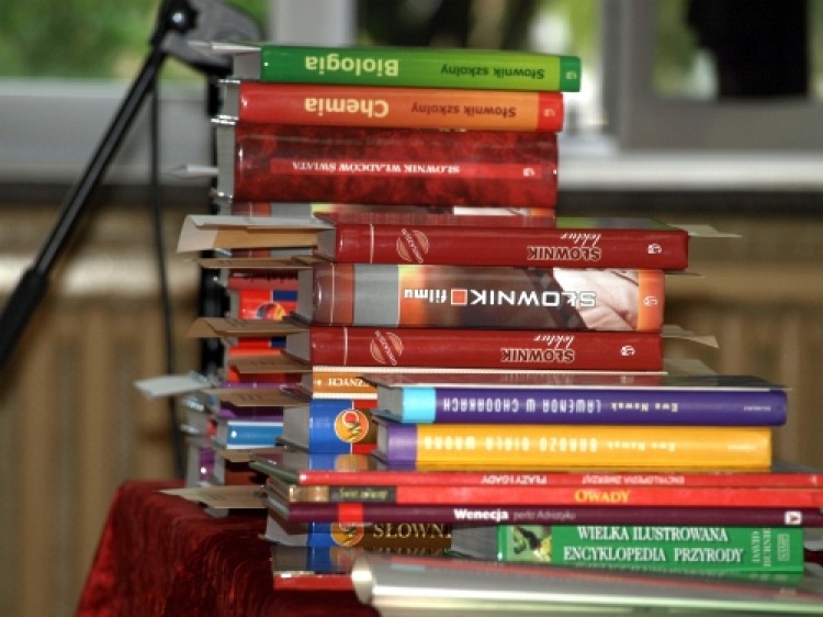 Wyprawka szkolna 2012/2013 Dofinansowanie zakupu podręczników – „WYPRAWKA SZKOLNA” 2012/2013