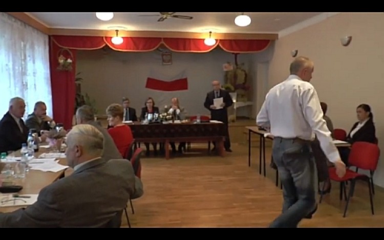 Ucieczka radnych z sesji	 Relacja z XXXI Sesji Rady Gminy Garbatka-Letnisko