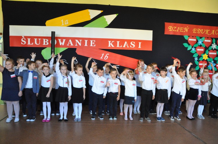 Ślubowanie uczniów klas I PSP w Garbatce-Letnisko
