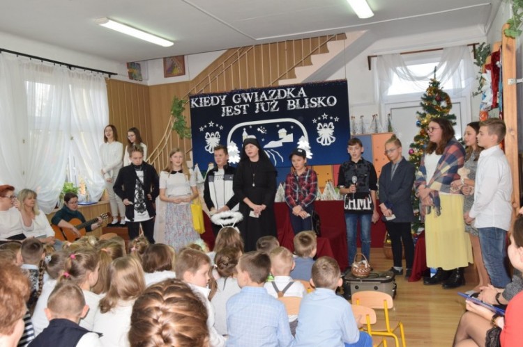 Świąteczna akademia  w Publicznej Szkole Podstawowej w Bogucinie
