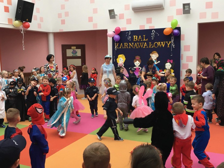 Bal karnawałowy w Przedszkolu ” Pod Sosnową Szyszką”