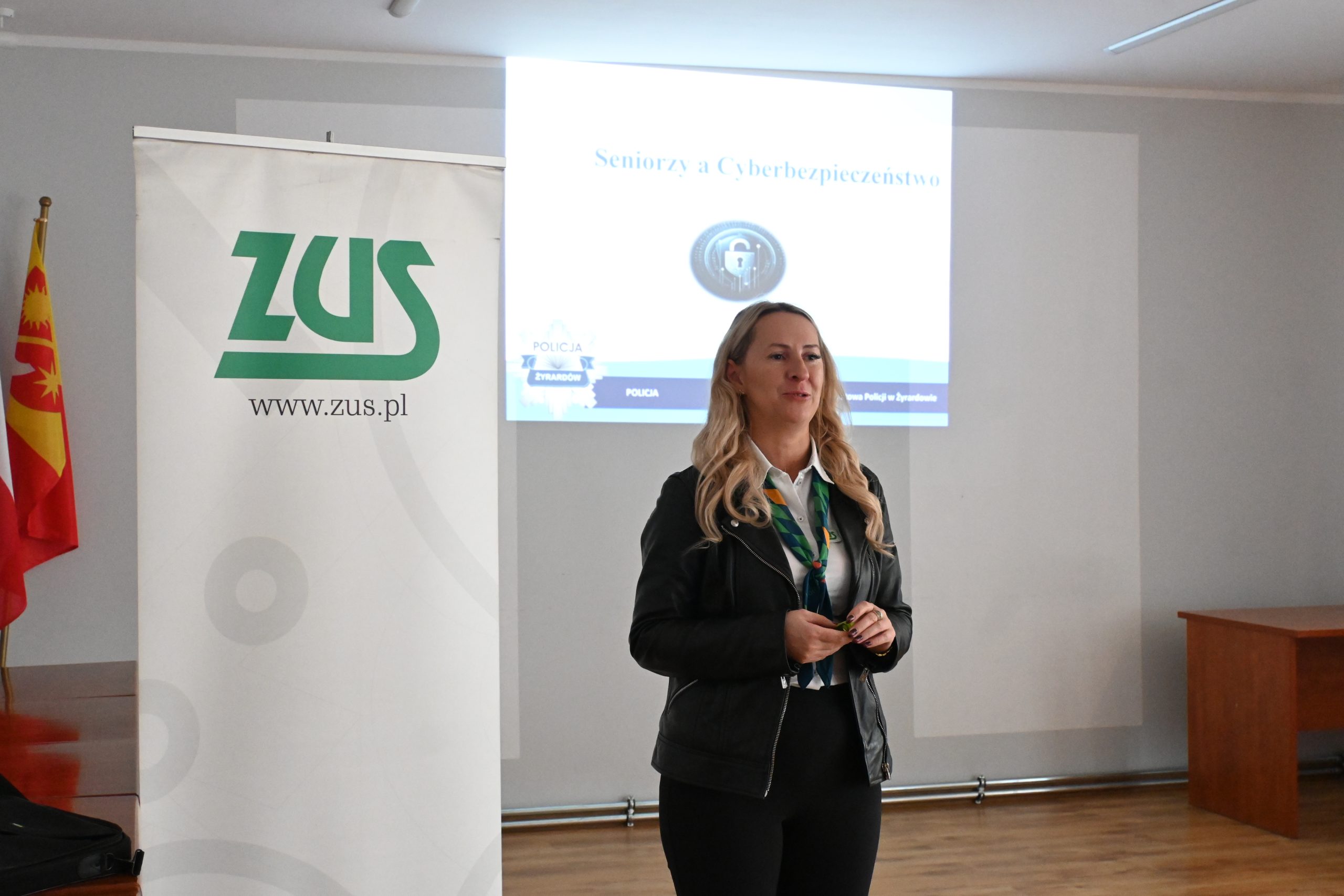 „Senior w sieci” – Mieszkańcy z nową wiedzą o cyberbezpieczeństwie