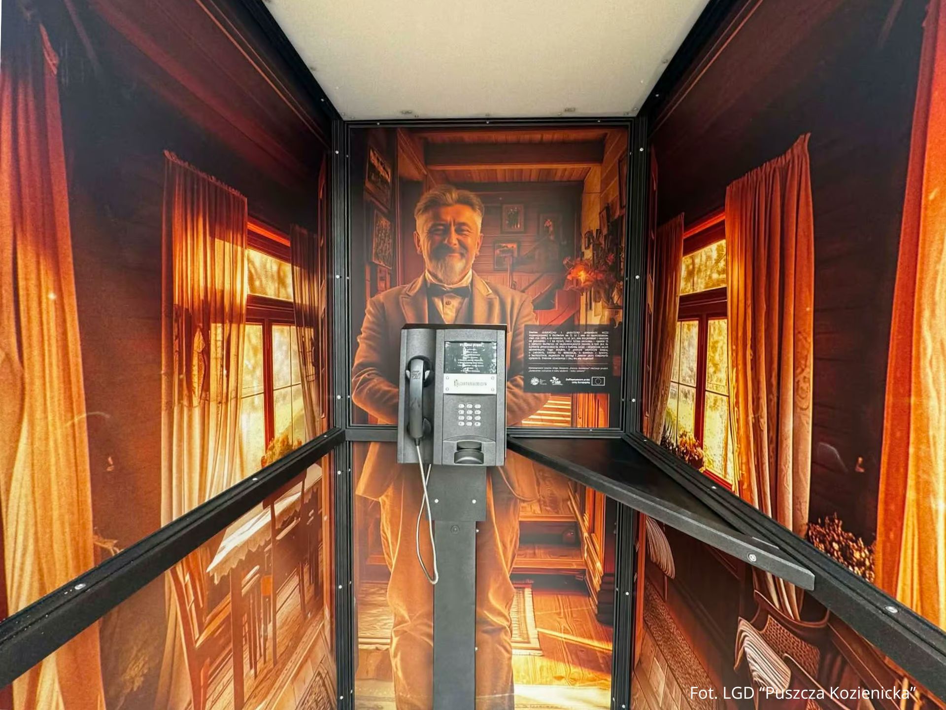 Budka Nietelefoniczna w Garbatce-Letnisko